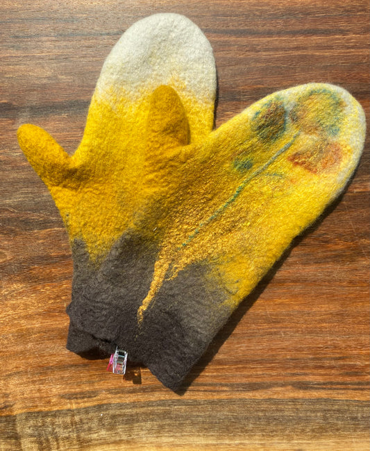 Yellow Wool Mittens by Elena Pozdeeva